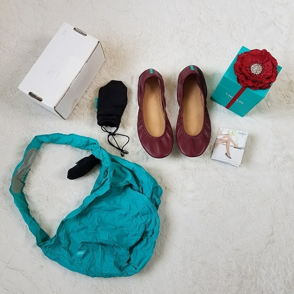 Tieks Burgundy Ballet Flats w/Accessories - Picture 3 of 11
